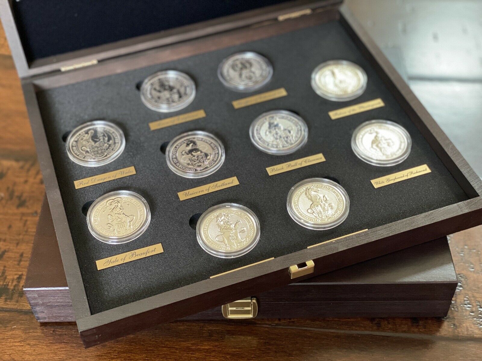 The Queen's Beasts 2oz Silver Bullion Complete Collection Case & Label ...